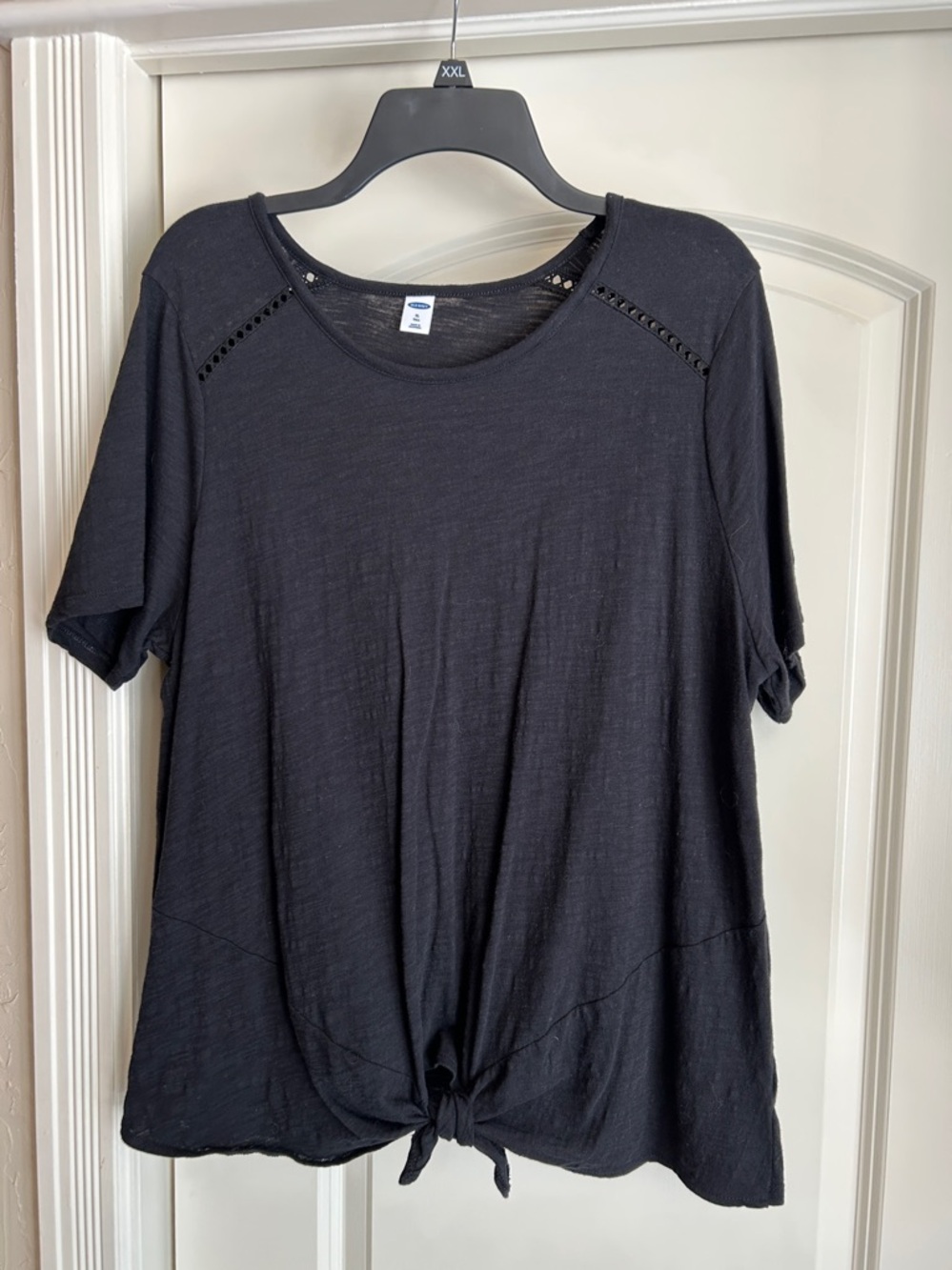 Black Top. Size XL Tall
